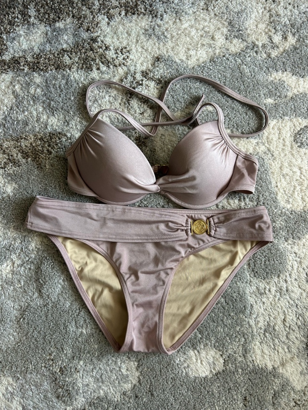 Victoria’ Secret bikini 34B top Medium bottom great used condition